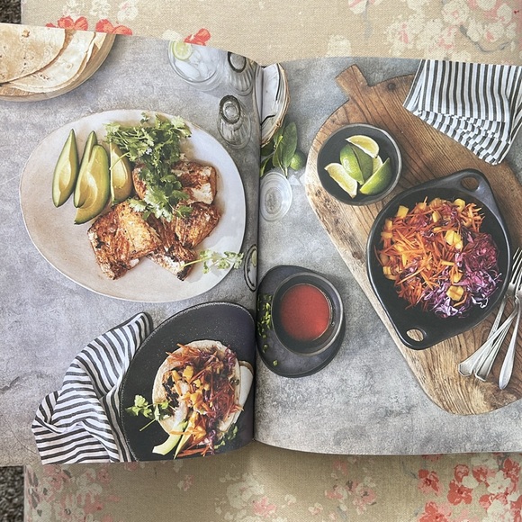 Magnolia Table Recipes Cookbook, Joanna Gaines, Home and Garden Cooking Baking - Picture 9 of 13